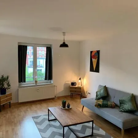 Live Easy With Balcony,netflix, Quiet, Close To Football Stadium, Direct Train Connection, Espresso Maker 莱比锡